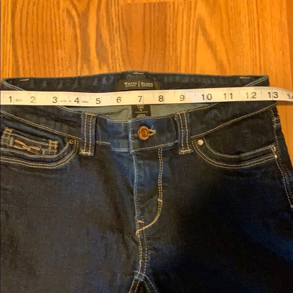 White House Black Market crop leg jeans - Picture 4 of 6